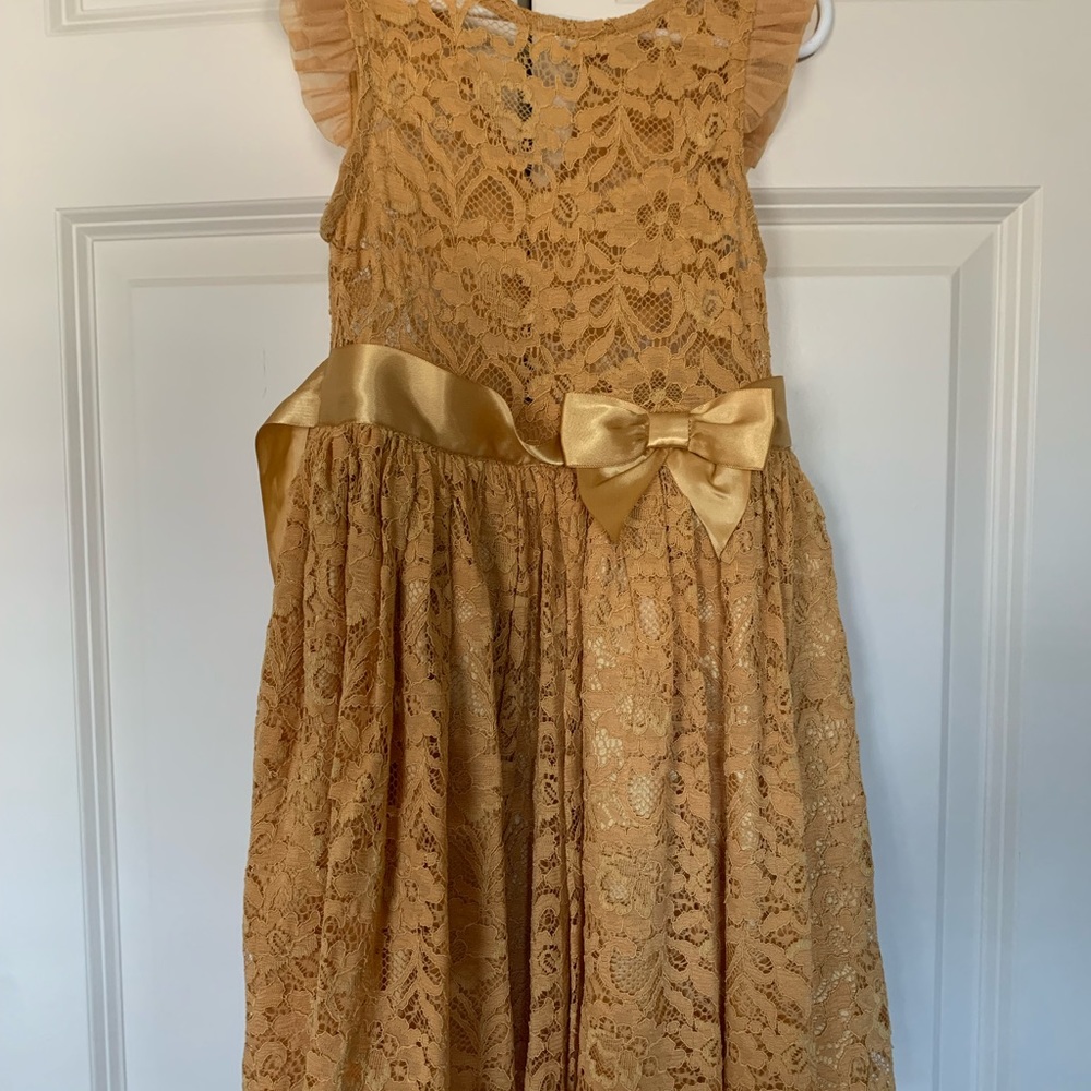 Girls lace dress